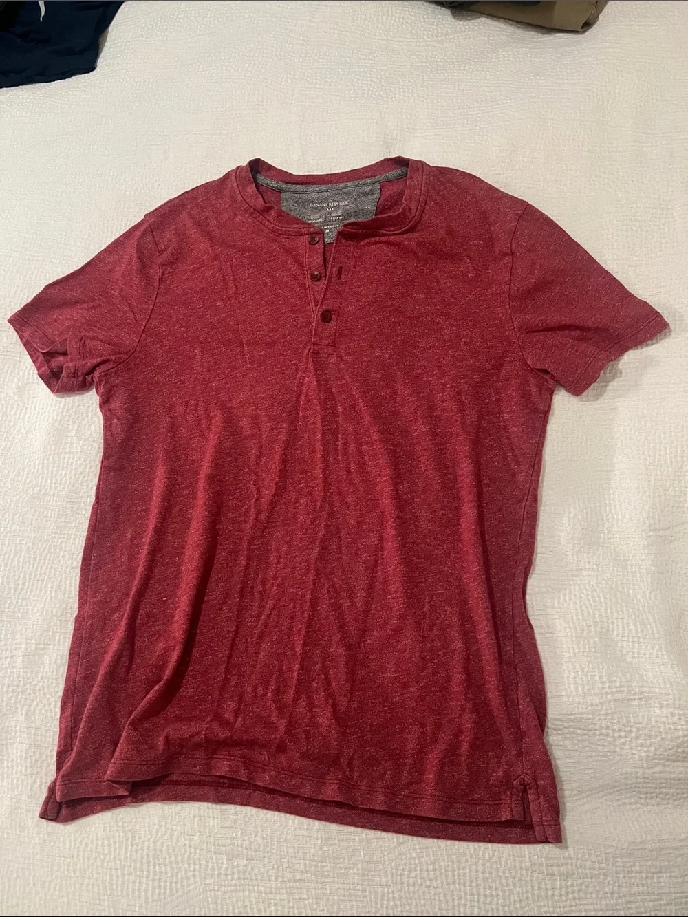 Banana Republic Heathered Red Short-Sleeve Henley